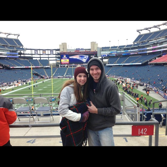 Meet Your Posher, Laura! - Picture 4 of 4